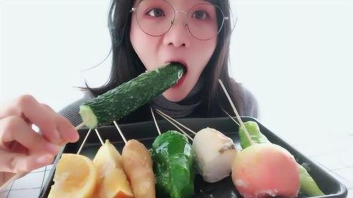侯姐吃瓜