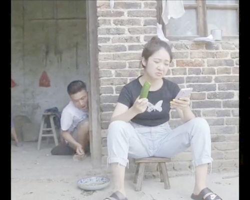 吃瓜姐姐跟弟弟,吃瓜姐姐与弟弟的欢乐日常  第3张